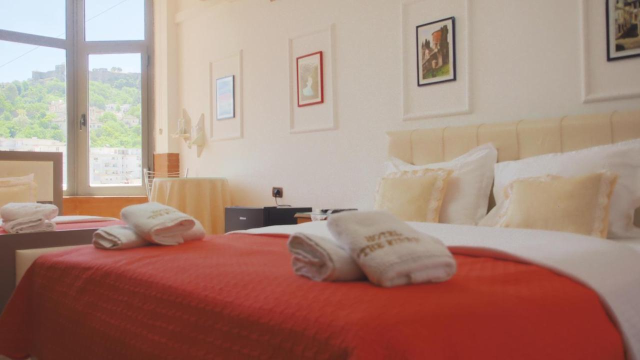 Hotel The First Gjirokastër Eksteriør bilde