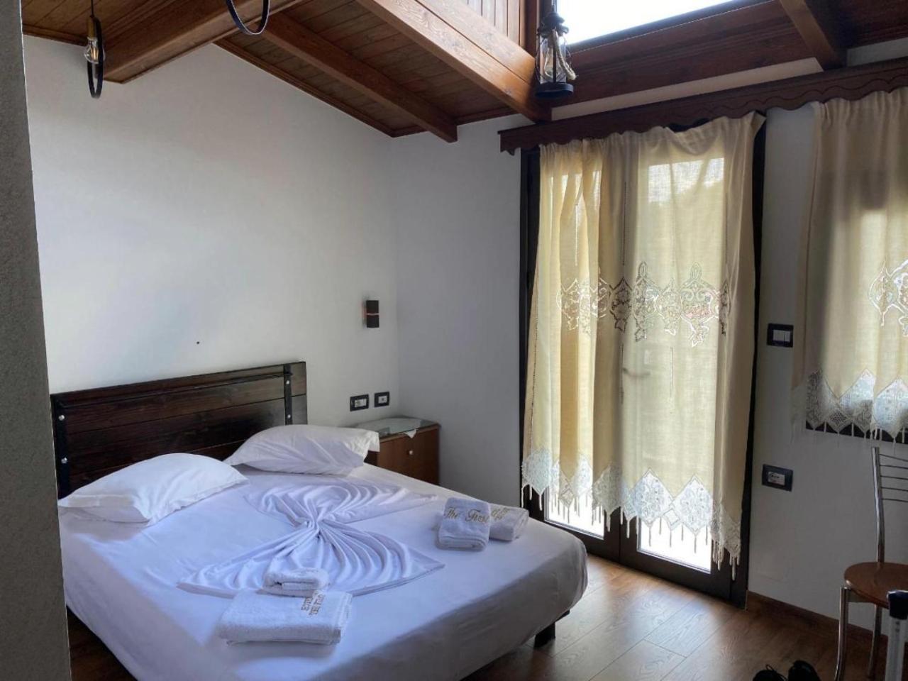 Hotel The First Gjirokastër Eksteriør bilde