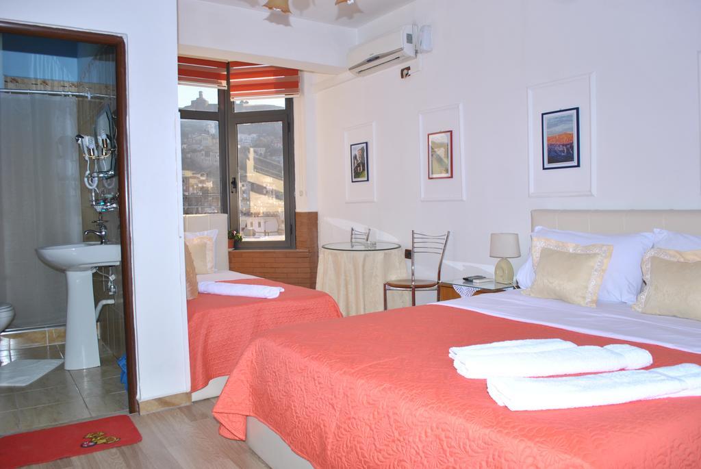 Hotel The First Gjirokastër Eksteriør bilde