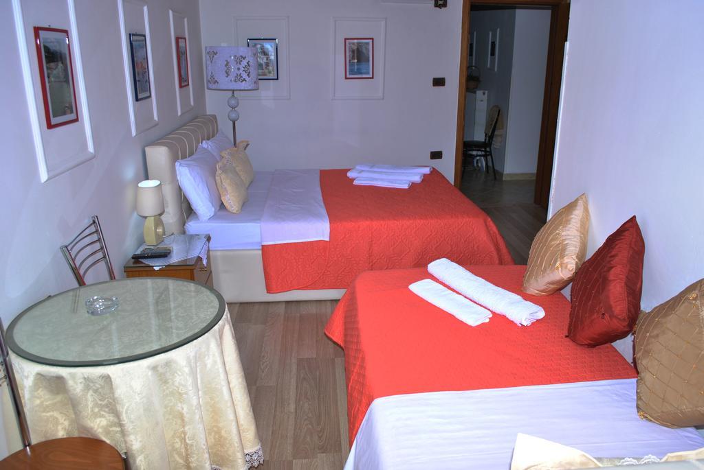 Hotel The First Gjirokastër Eksteriør bilde