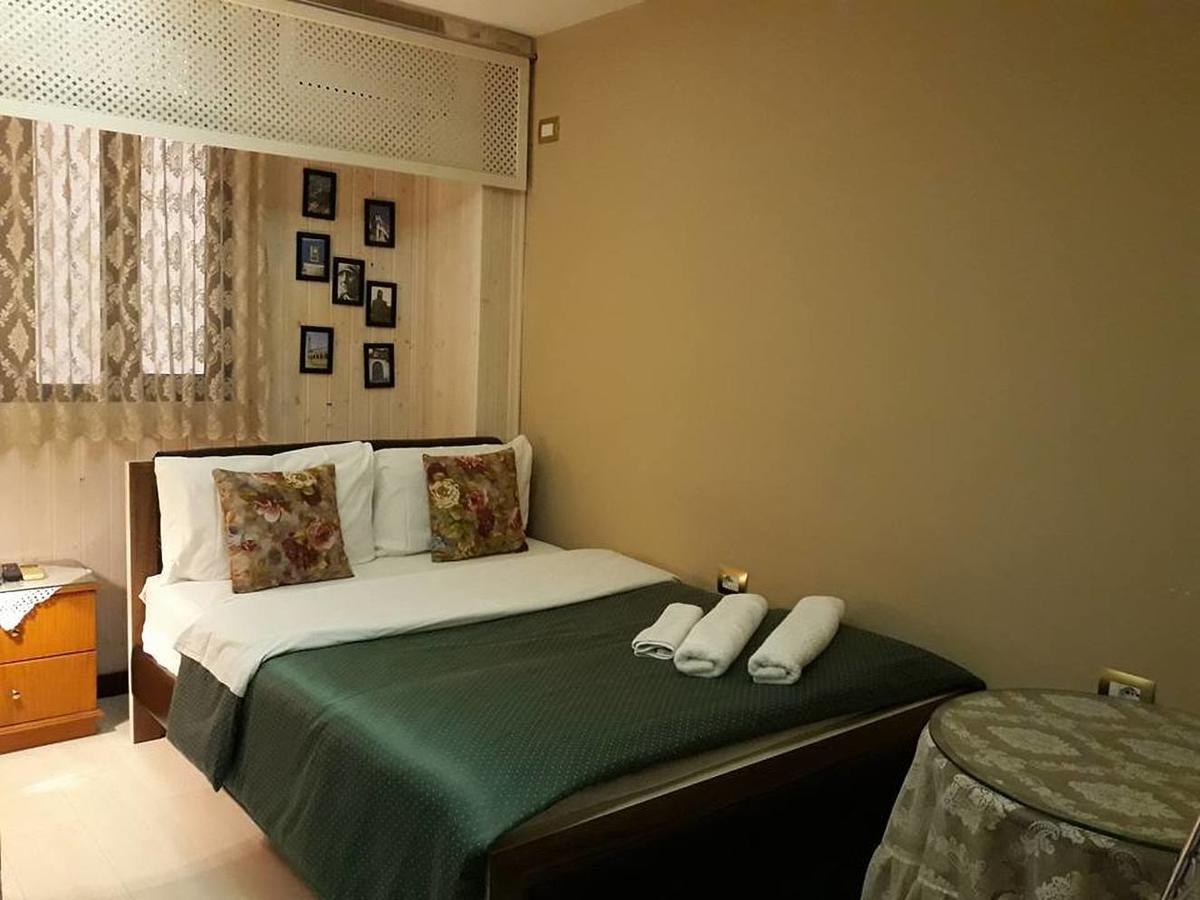 Hotel The First Gjirokastër Eksteriør bilde